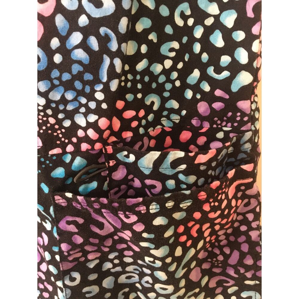 Grey's Anatomy by Barco S Bottoms, Scrub Star M Multicolor Top With Black Piping - Picture 6 of 9
